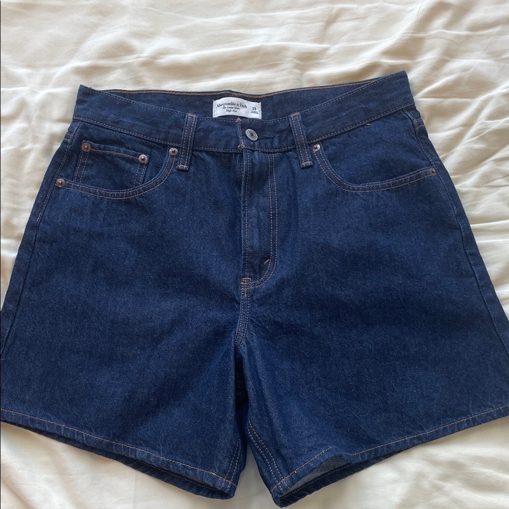 Abercrombie & Fitch Women's
High Rise Loose Short